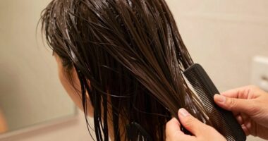 gentle wet hair detangling