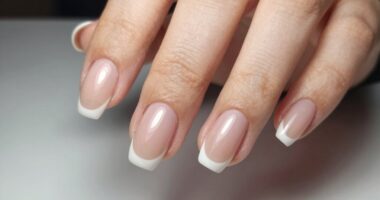 short nails appear longer