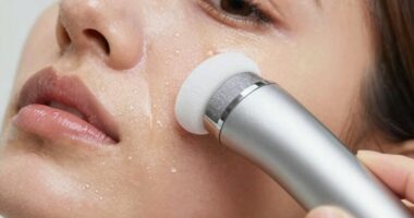 damp skin enhances effectiveness