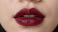 enhances and defines lip shape