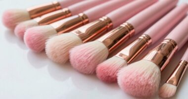 selecting quality makeup brushes