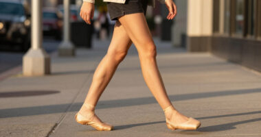 Zoë Kravitz Wears The Ballet Flat Update Beloved By Cool Girls